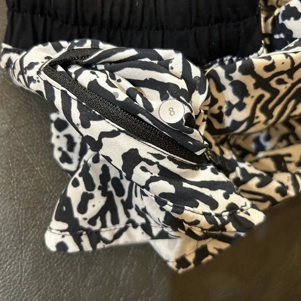 Lululemon Tracker Short 111 4 Way Athletic Black and White Shorts